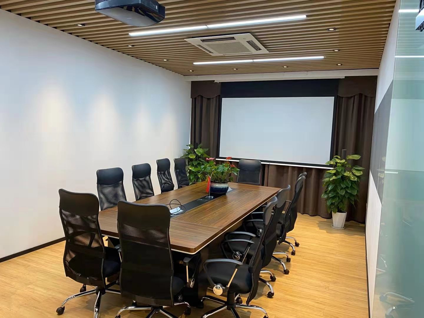 会议室.jpg